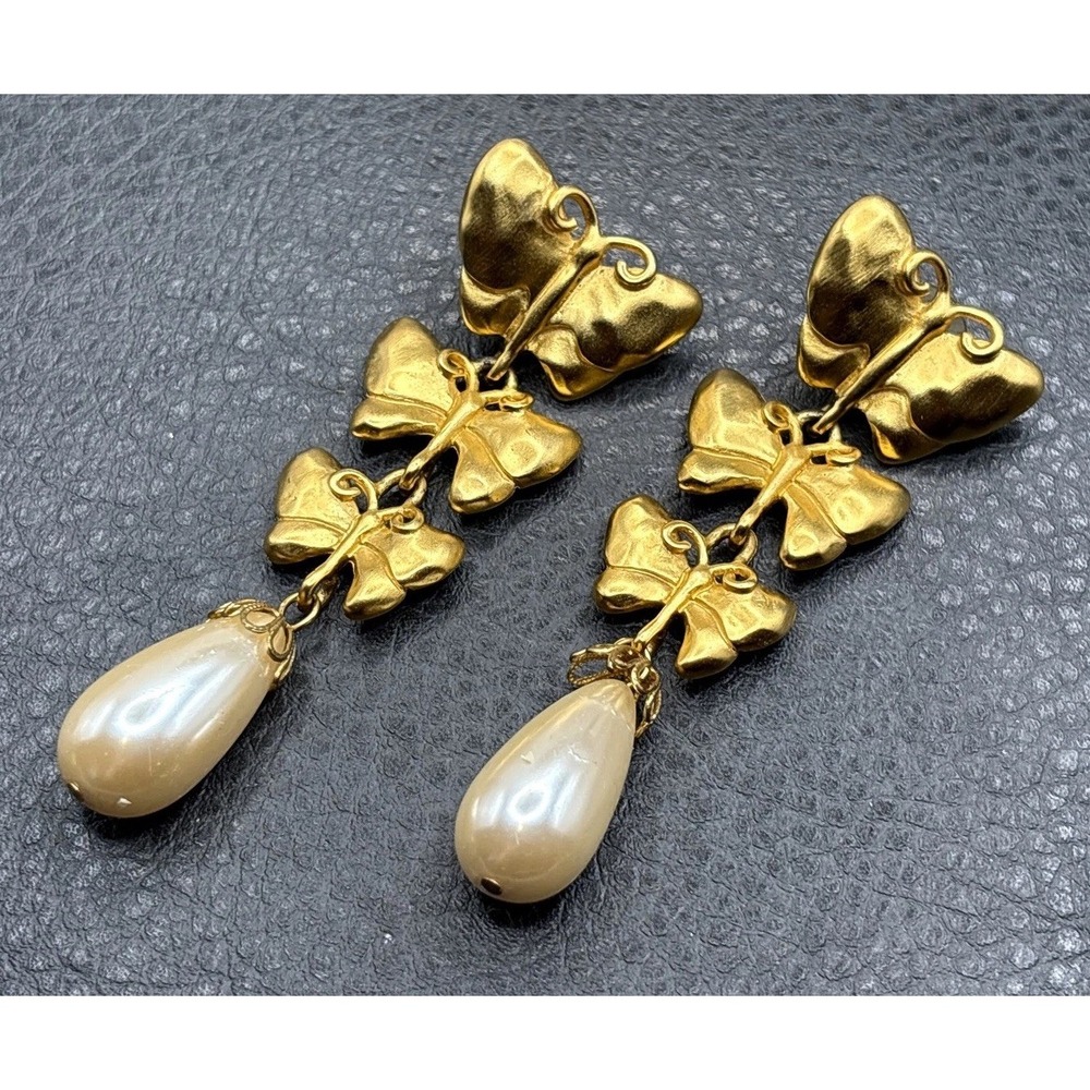Vintage 80s Givenchy Gold Tone Butterfly Pearl Drop Dangle Pierced Earrings - Picture 2 of 16